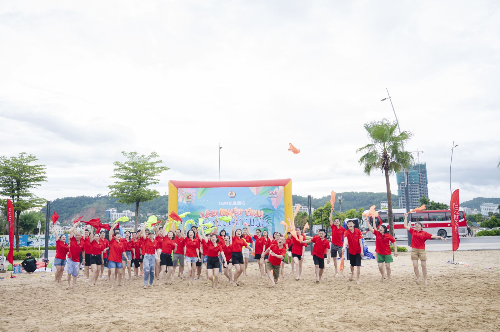 Team building chơi gì với Links Travel