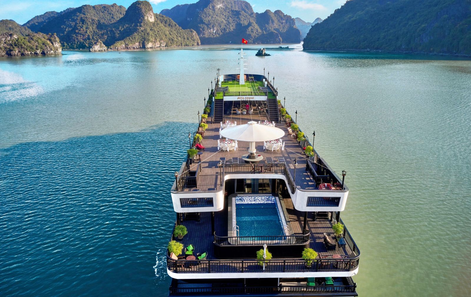 Hành trình 2 Ngày 1 Đêm trên Du thuyền Rita Cruise - Lan Hạ